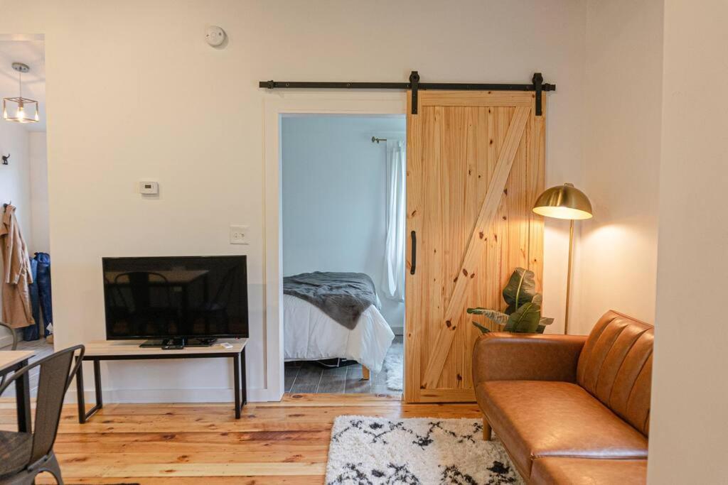 Campfire Cottage Fireplace, Fire Pit & No Chores! Kingston Exteriör bild