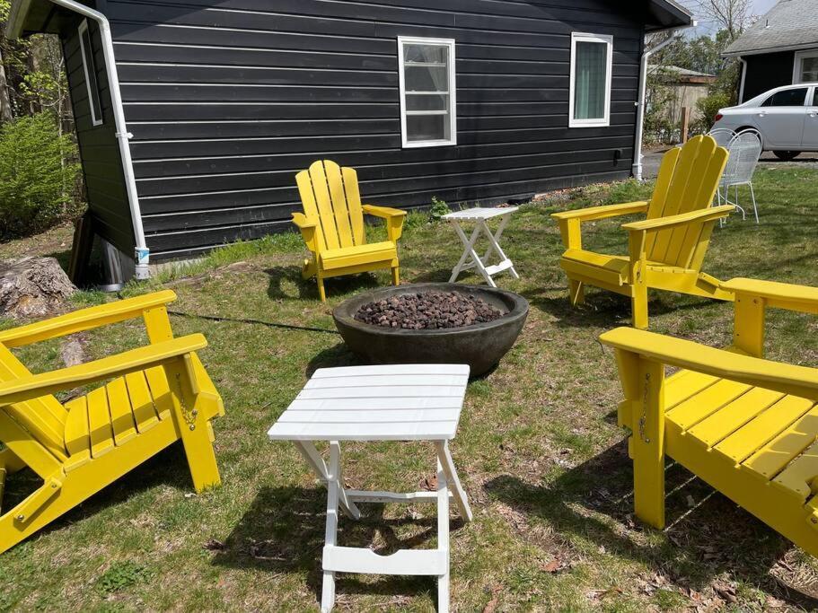 Campfire Cottage Fireplace, Fire Pit & No Chores! Kingston Exteriör bild