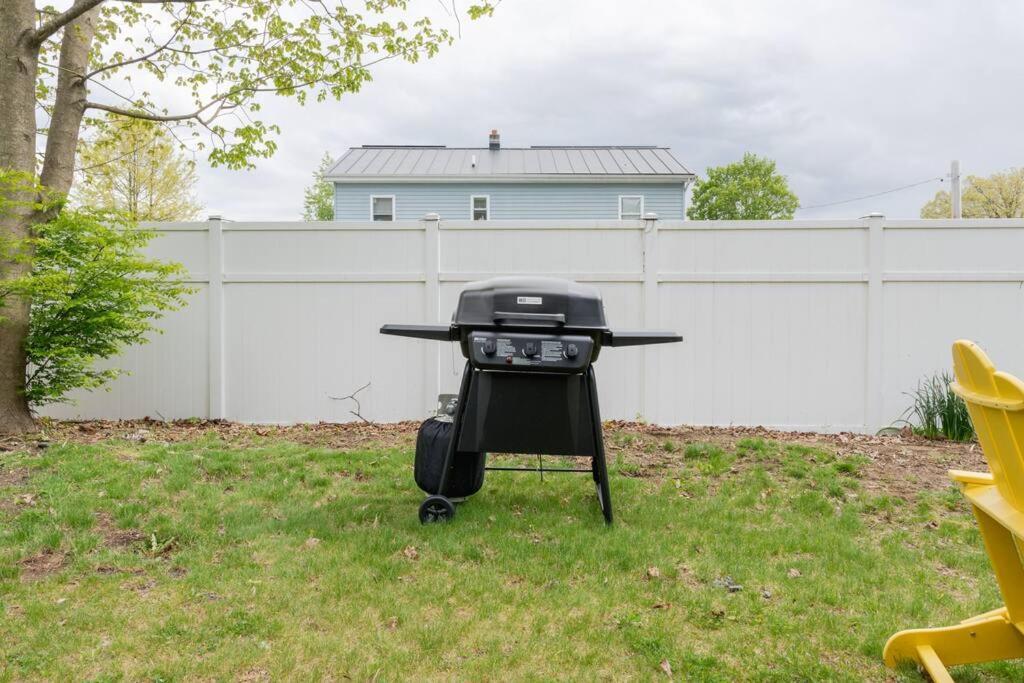 Campfire Cottage Fireplace, Fire Pit & No Chores! Kingston Exteriör bild