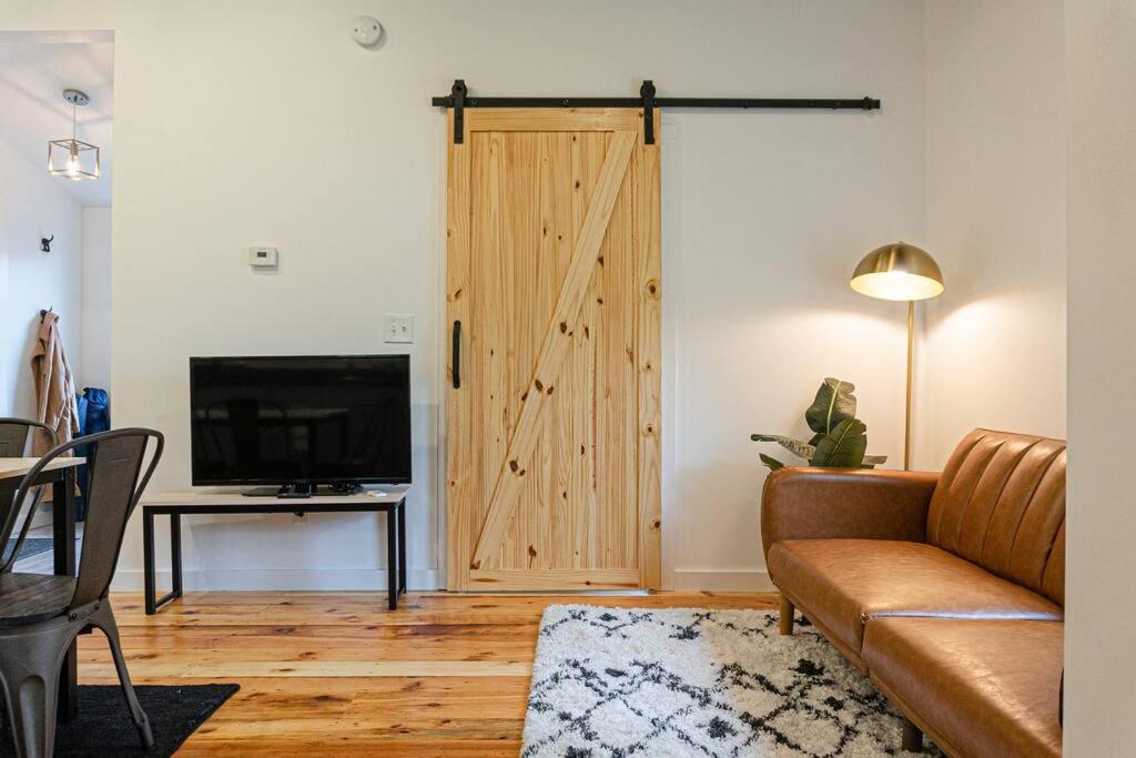 Campfire Cottage Fireplace, Fire Pit & No Chores! Kingston Exteriör bild
